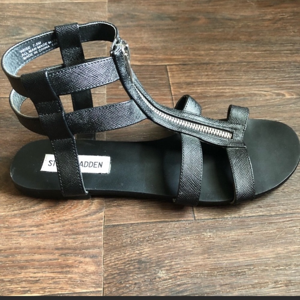 Steve Madden sandal SOLD